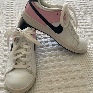 Nike Women's White and Pink Sneakers